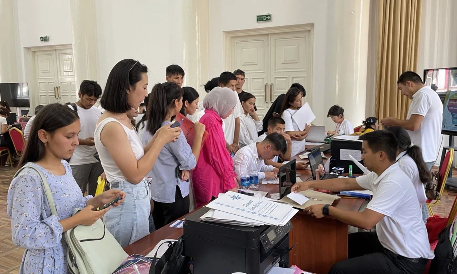 Кайсы адистиктерге абитуриенттер арасында суроо-талап жогору?