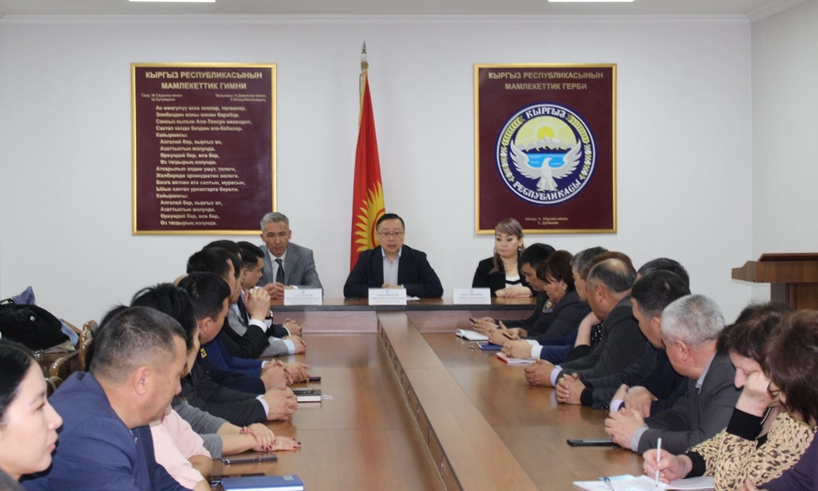 Акимдер менен мэрлер психологиялык текшерүүдөн өтүп жатышат