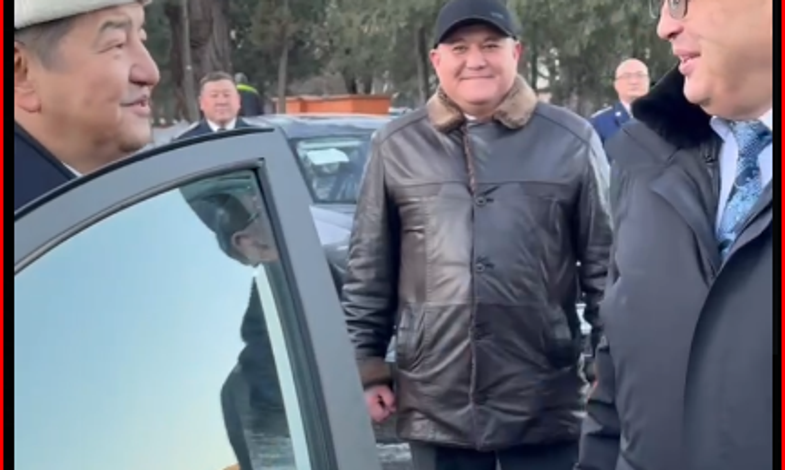 «Кармалып калып уят кылбагыла». Жапаров 92,1 млн сомго сатып алынган унааларды Сот департаментине тапшырды