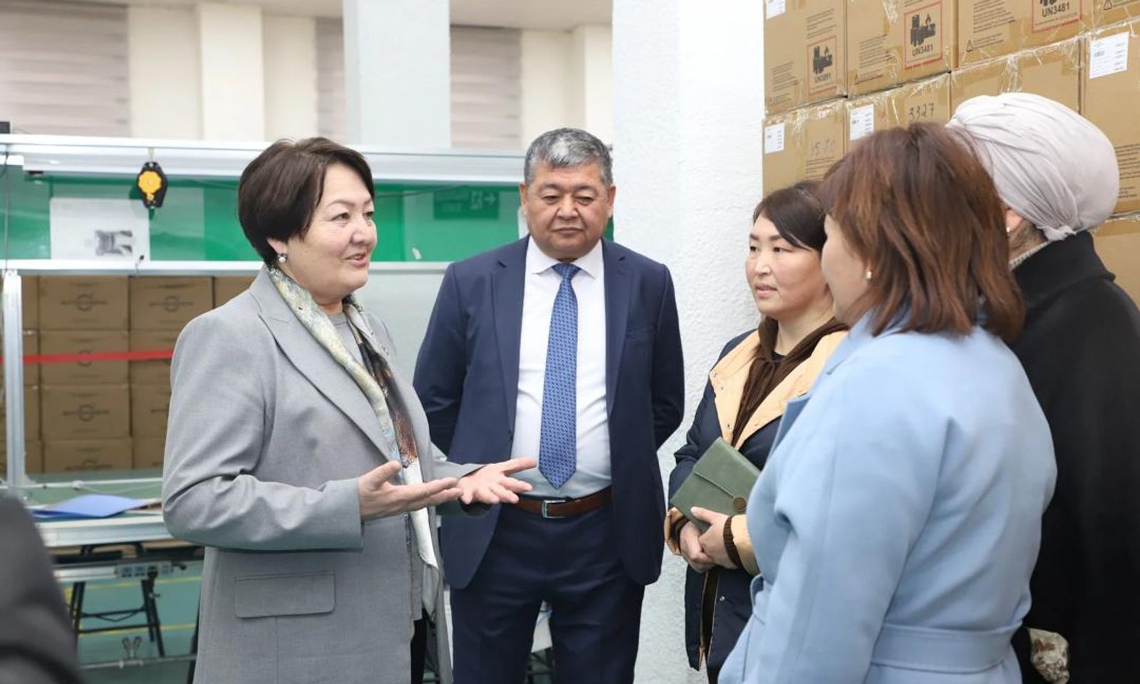 Мугалимдерге 20 миңден ашык “Алтын Казык” ноутбугу тапшырылды