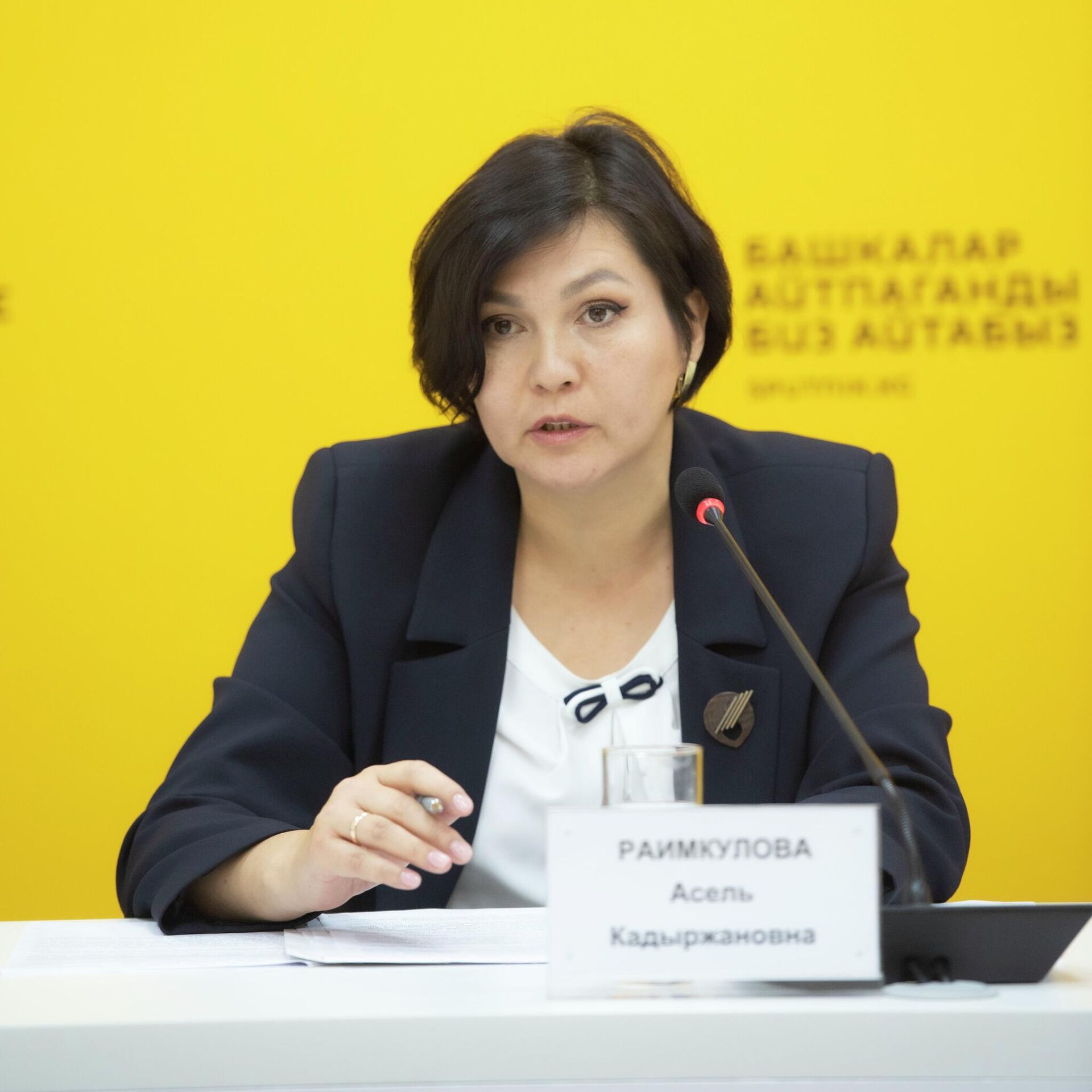 Жетекчи А.Райымкулова өз билемдик менен Стамбулга барып, Канададагы иш сапарын 3 күнгө узарткан, — Президенттин администрациясы