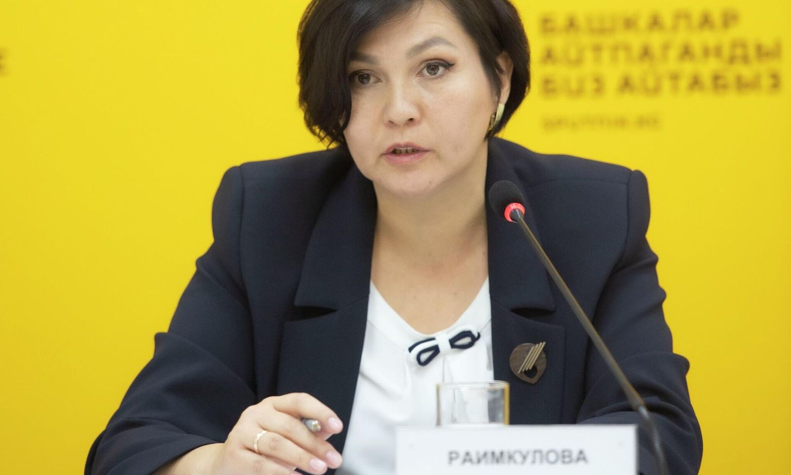 Жетекчи А.Райымкулова өз билемдик менен Стамбулга барып, Канададагы иш сапарын 3 күнгө узарткан, — Президенттин администрациясы