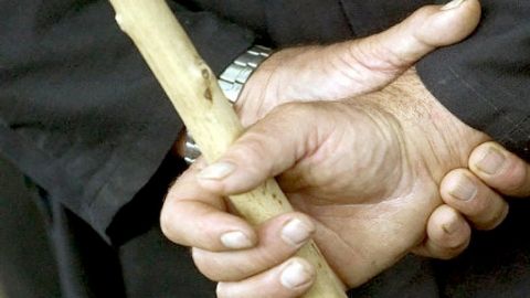 Бишкекте окуучуну сабаган мугалимге карата иликтөө башталды