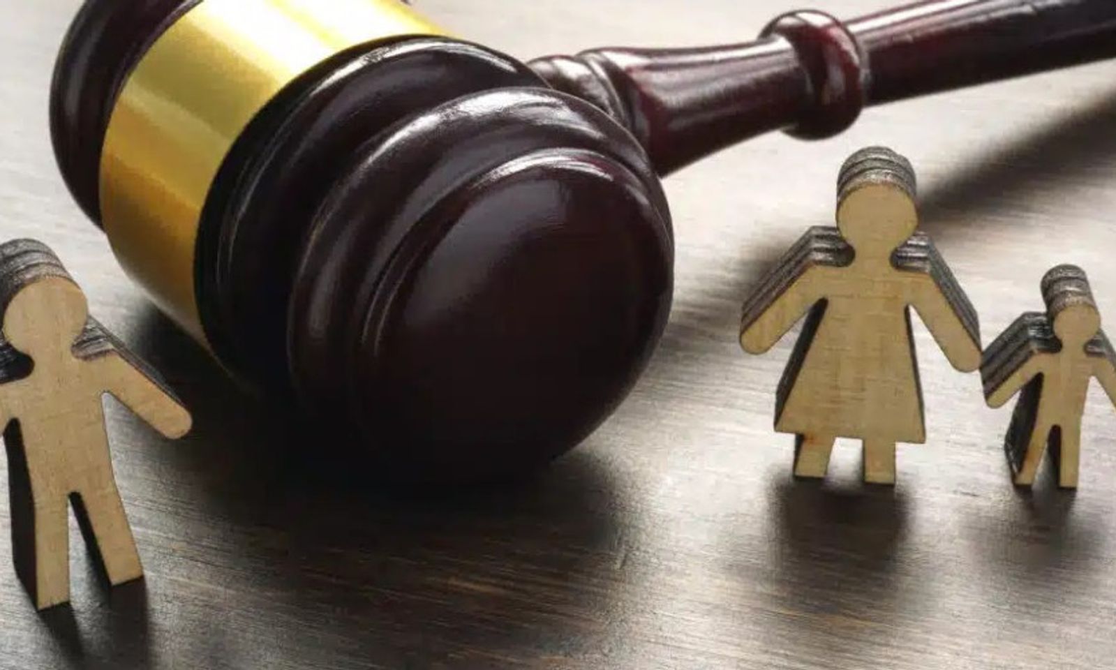 Алимент төлөбөгөндөргө чара катаалдайт. Карызкорлорду кандай жаза күтөт?