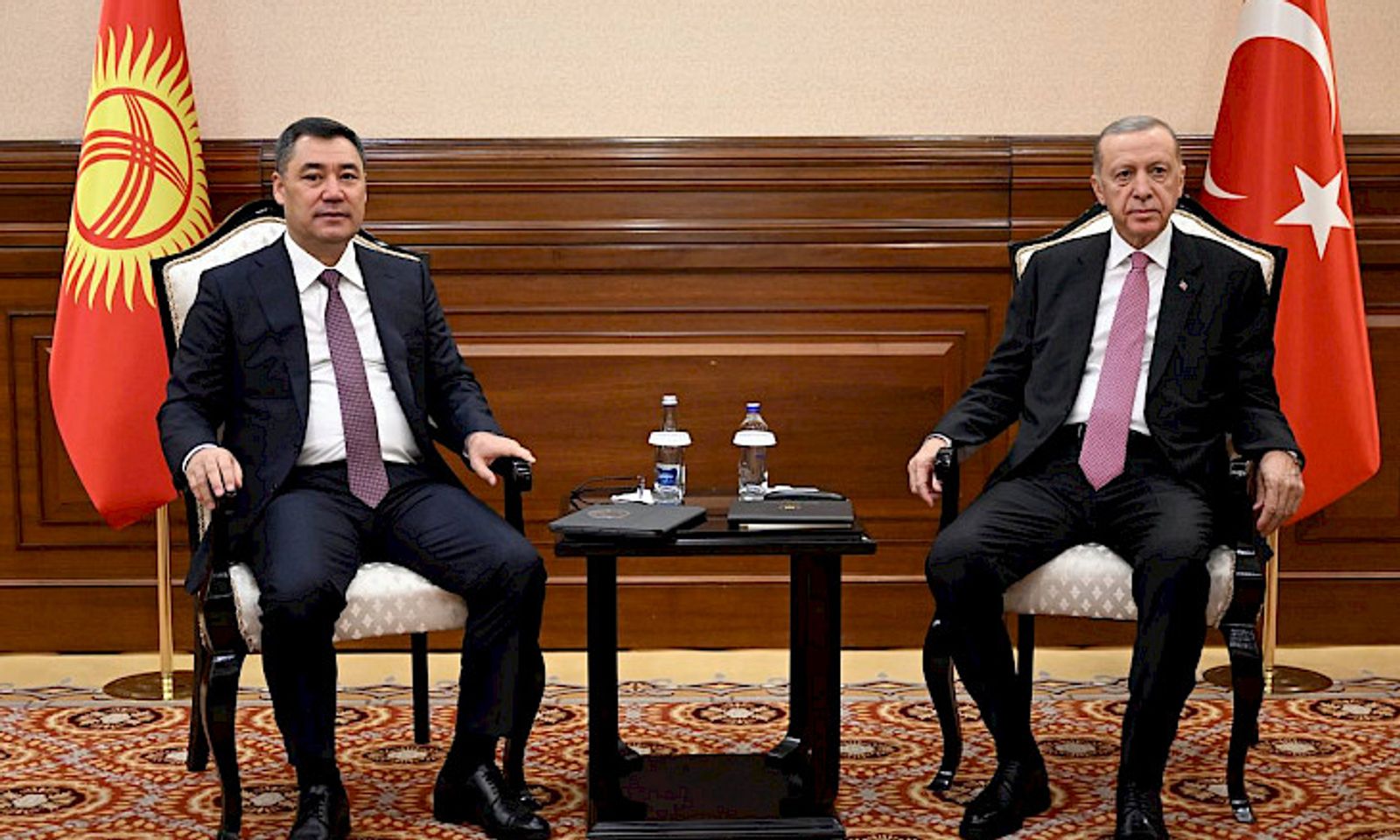 Астанада Садыр Жапаров менен Режеп Тайып Эрдоган жолугушту