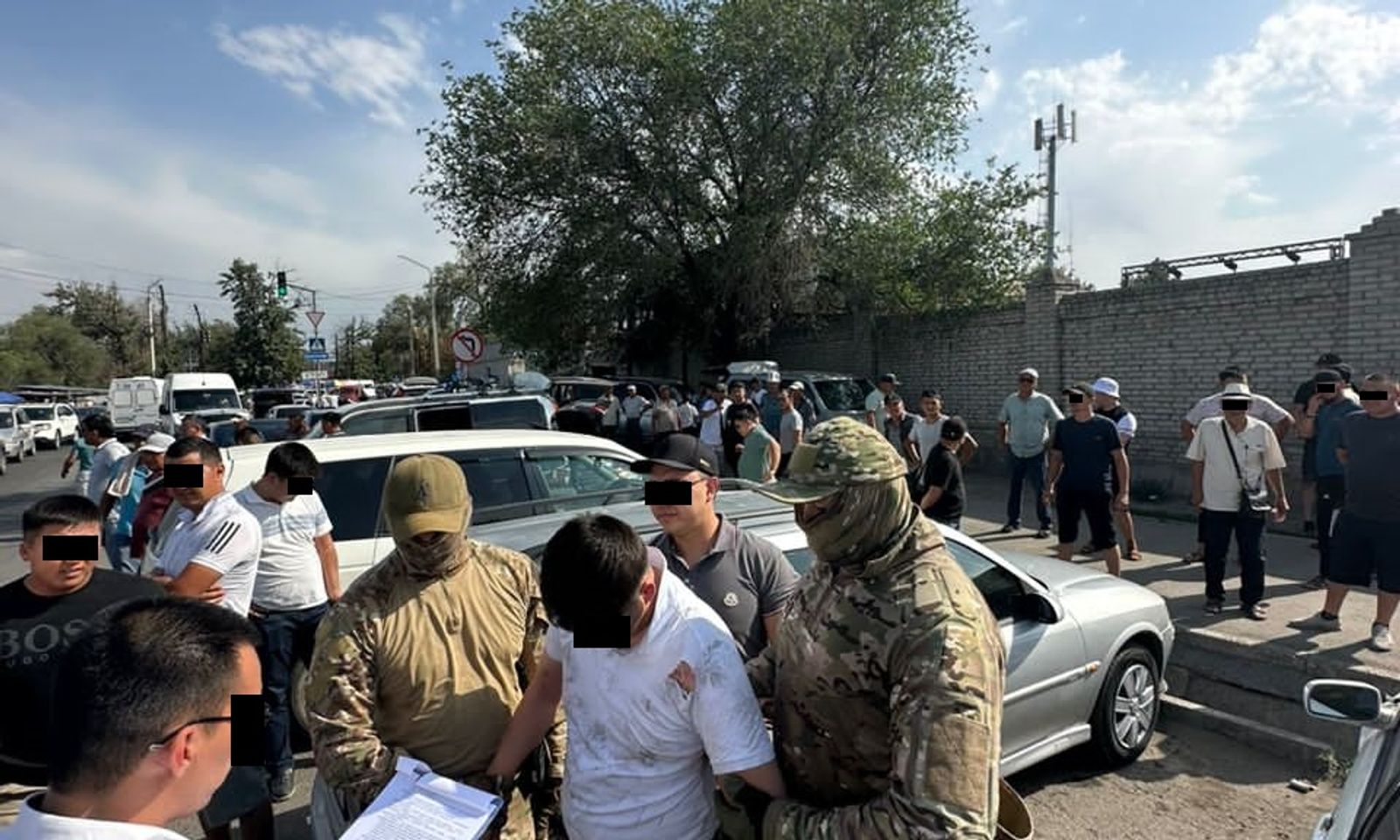 15миң сом. Бишкек ШИИБдин Кылмыш иликтөө башкармалыгынын ыкчам издөө бөлүмүнүн улук ыкчам кызматкери кармалды