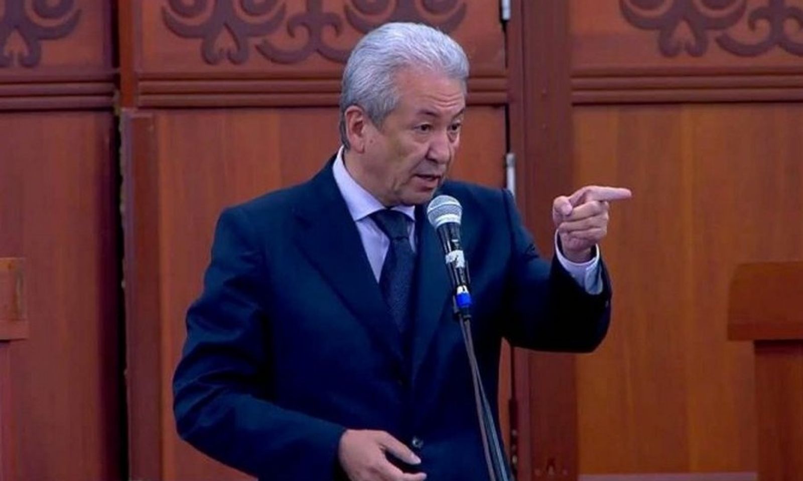 Жогорку Кеңеш Мадумаровду кылмыш жоопкерчилигине тартууга уруксат беришти