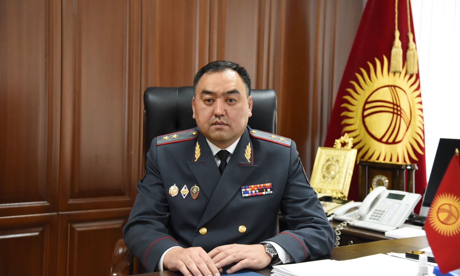 Ички иштер министри Улан Ниязбековдун Кыргыз Республикасынын көз карандысыздыгынын 32 жылдык мааракесине карата куттуктоосу