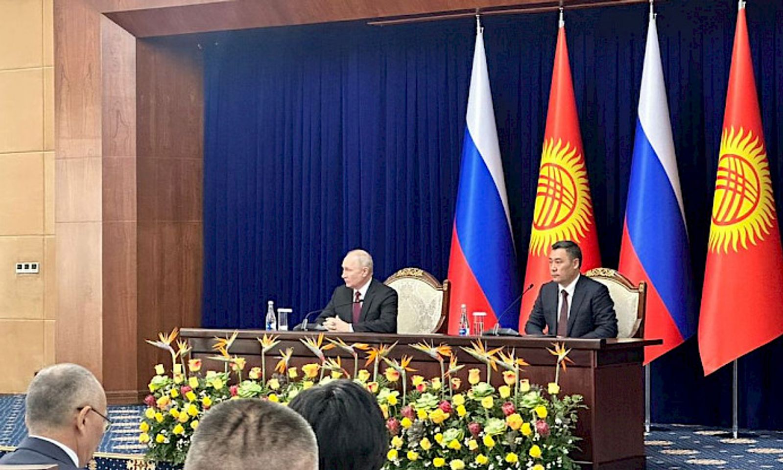 Садыр Жапаров Путин менен сүйлөшүүлөрдүн жыйынтыгы боюнча ЖМКларга билдирүү жасады