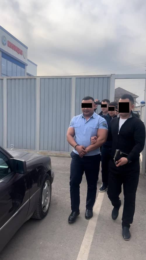 УКМК Бишкектеги тергөөчүнү кармап кетти