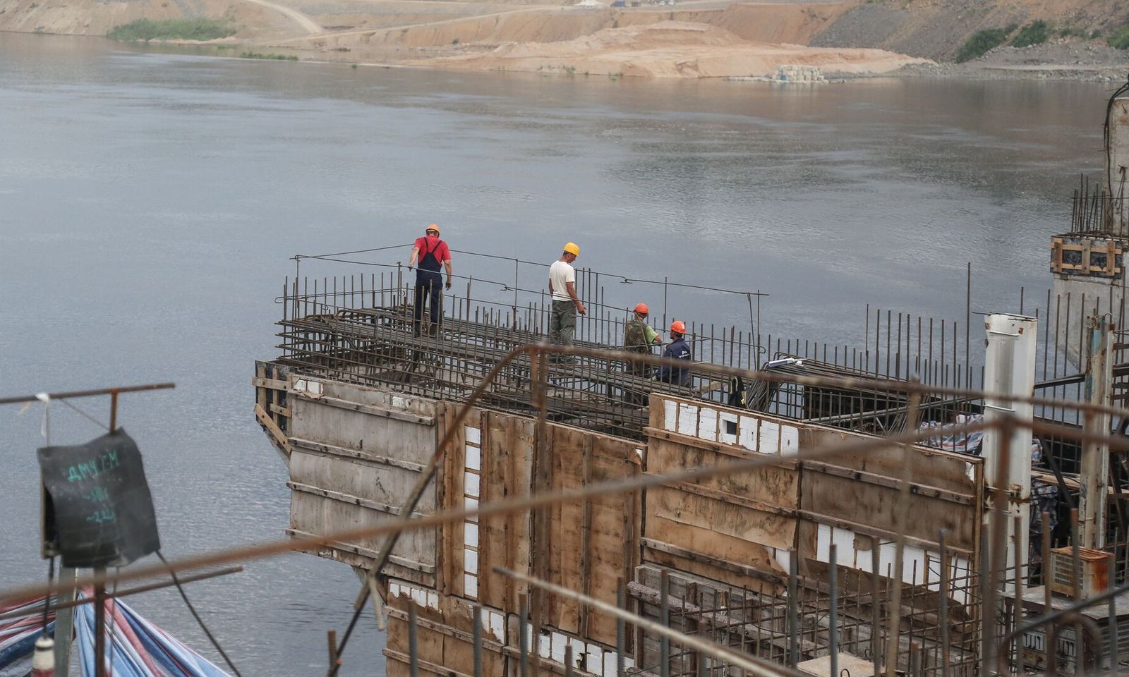 3 млн доллары карызга. Дүйнөлүк банк Кыргызстанга ГЭС курууга 5 млн доллар берет