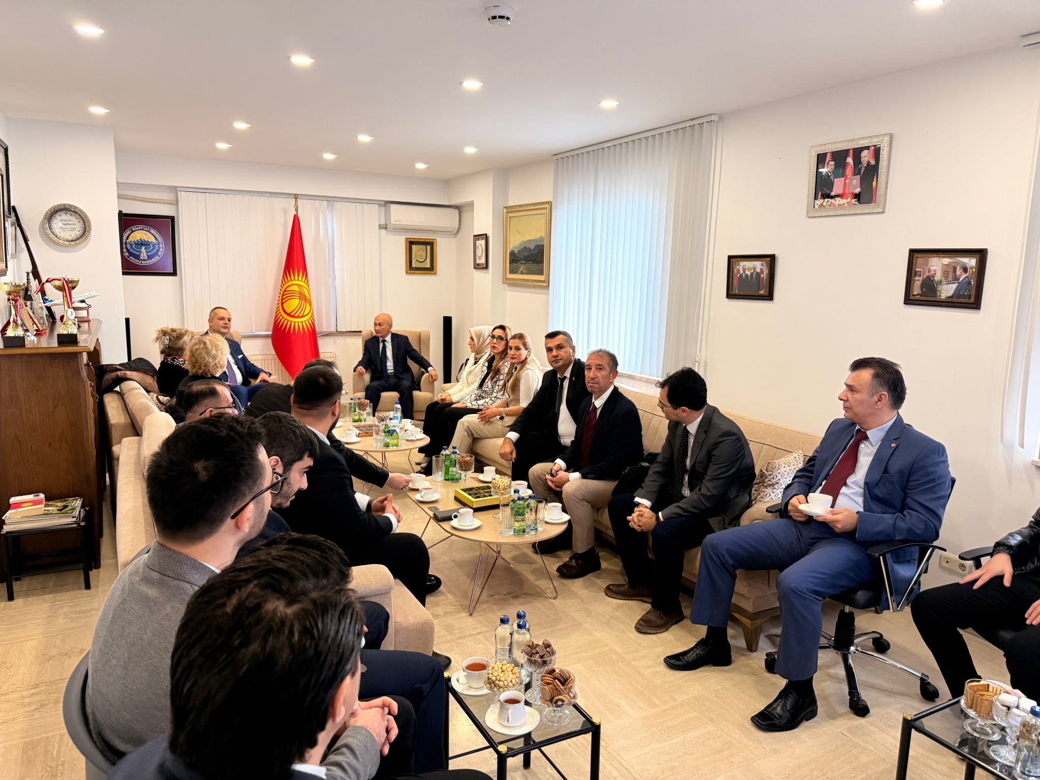 Кыргызстан менен Түркиянын соода-инвестициялык кызматташтыгын кеңейтүүнүн келечеги талкууланды