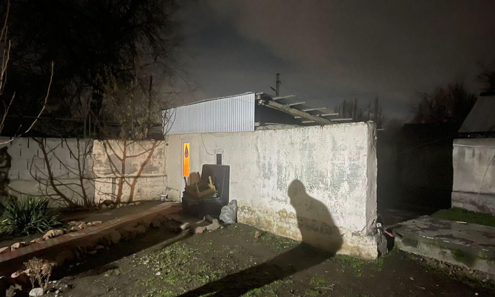 Интимдик кызмат көрсөтүүчү жайлардын ишмердүүлүгүнө бөгөт коюлду