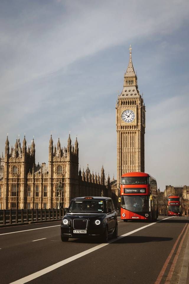 Big Ben et bus rouge à Londres