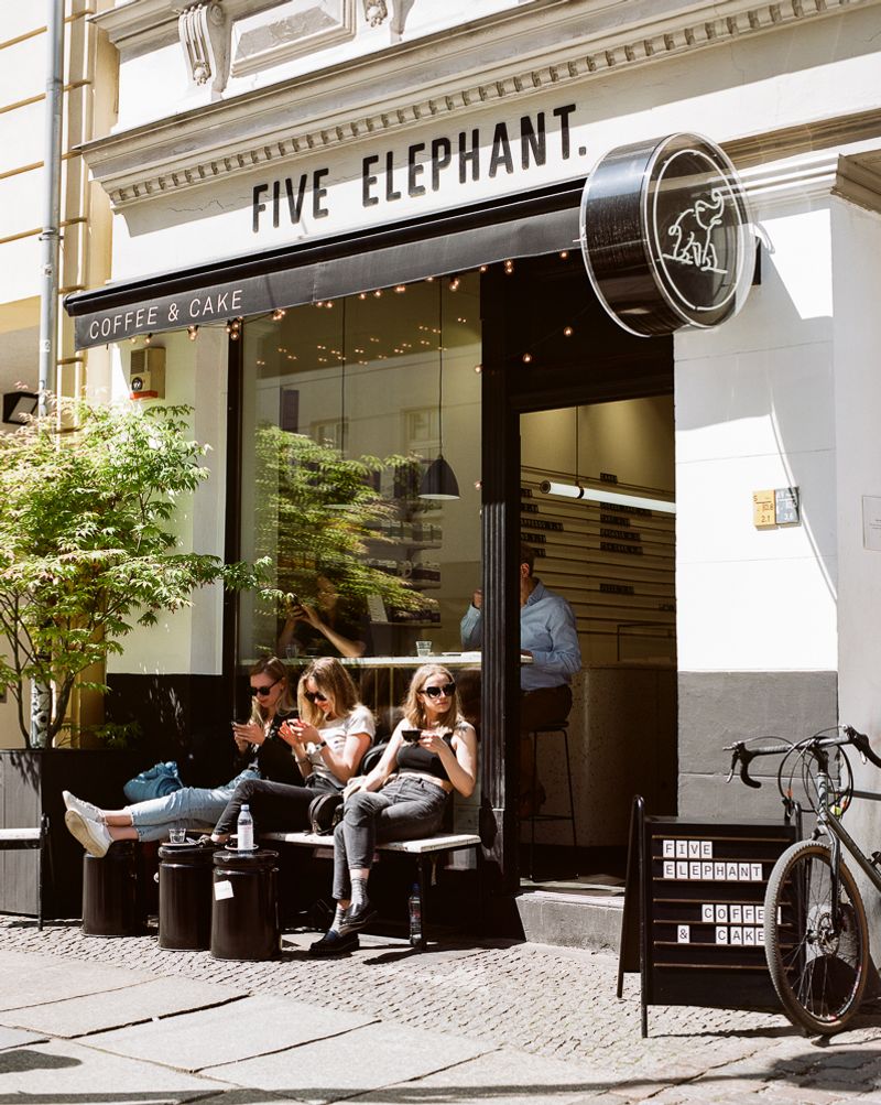 Five Elephant