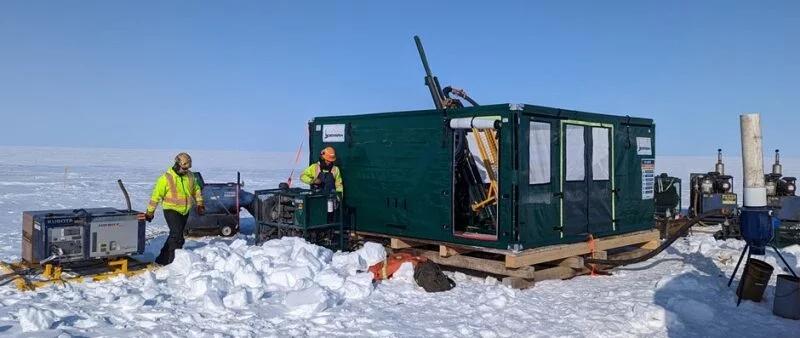 American West weitet hochgradige, oberflächennahe Kupfervorkommen auf Storm systematisch aus