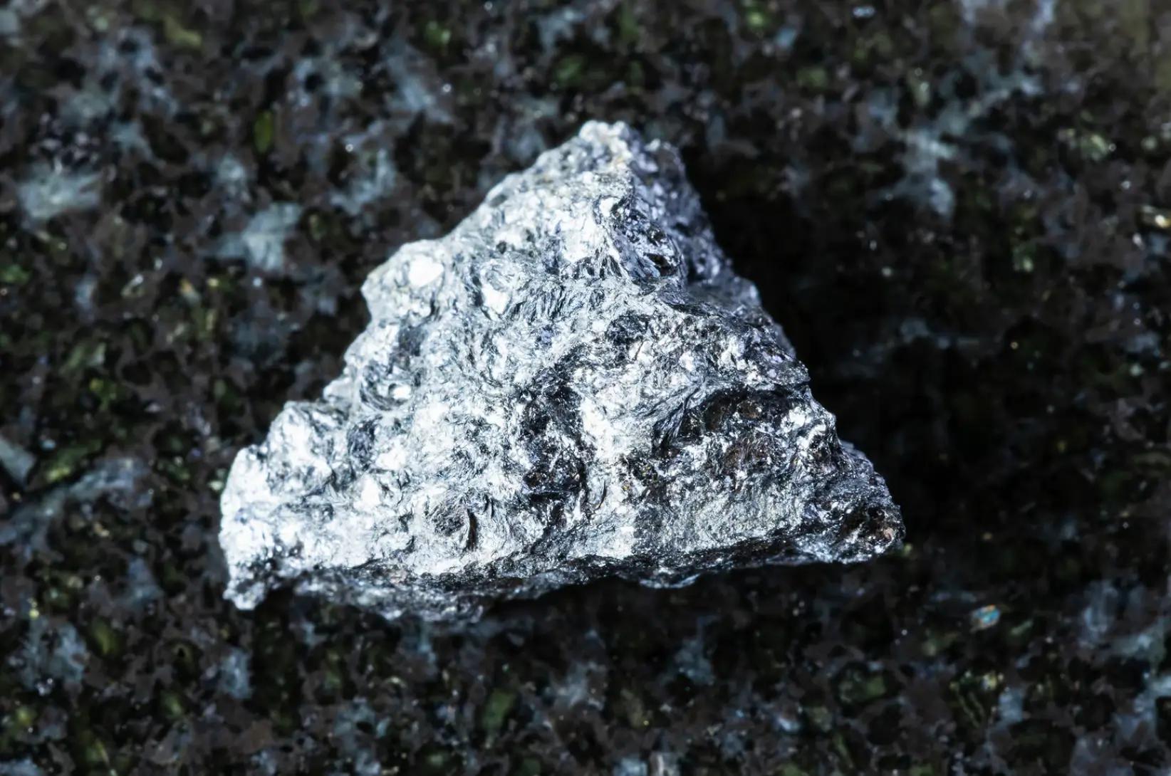 Antimon: Warum ein unscheinbares Metall plötzlich weltweit begehrt ist