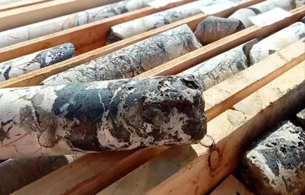 American West Metals meldet starke Entwicklungen im Juni-Quartal 2025