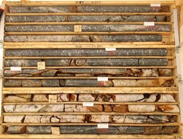 Sitka Gold: Rhosgobel-Lagerstätte wächst mit starken Bohrergebnissen, Wolfram als Bonus