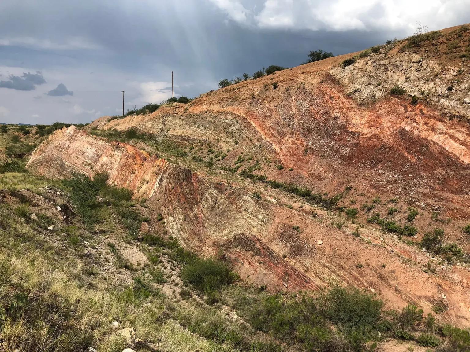 Aztec Minerals: Rekordbohrungen auf Tombstone und Fortschritte auf Cervantes haben Basis für 2026 gelegt