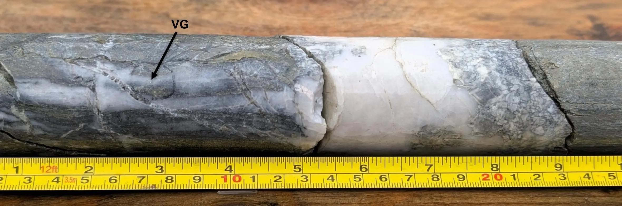 Golden Cariboo beendet Bohrung in Vererzungszone mit sichtbarem Gold