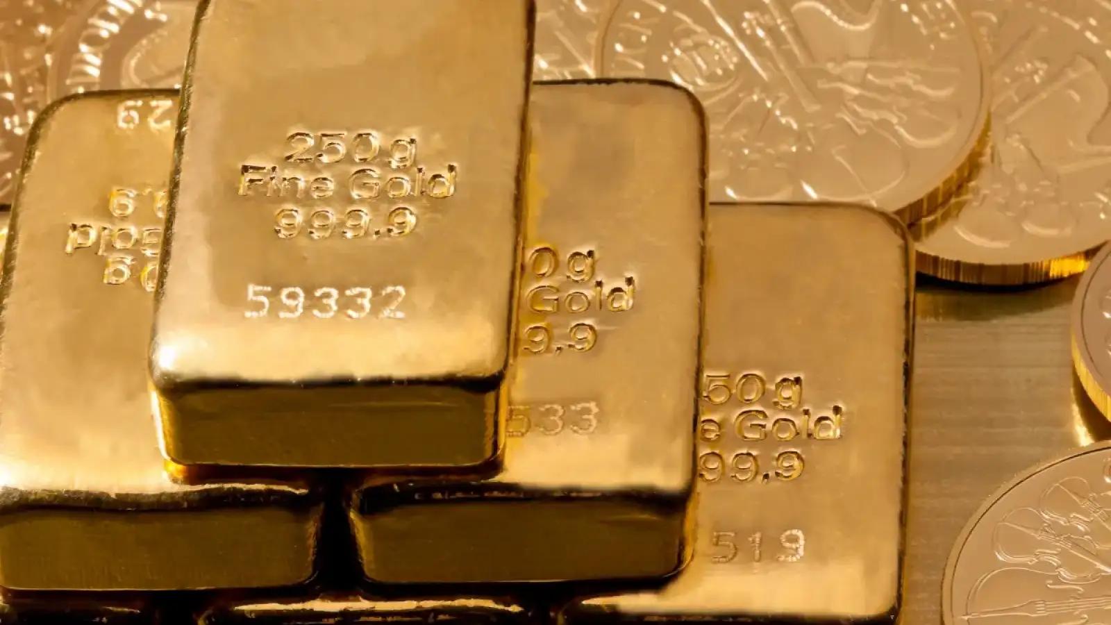 Gold klettert, Dollar wackelt: Kommt jetzt der Angriff auf 5.000 USD?