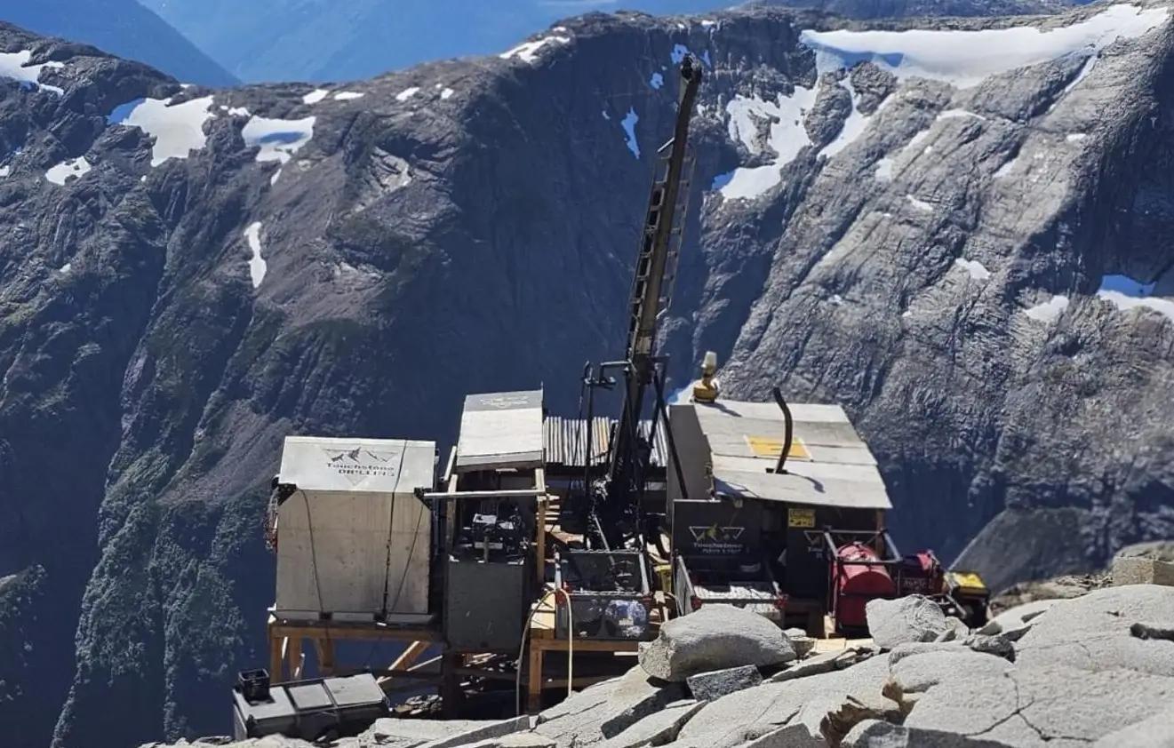 Goliath Resources: Surebet liefert bis zu 35,7 m mit 7,38 g/t Goldäquivalent und wächst weiter rasant