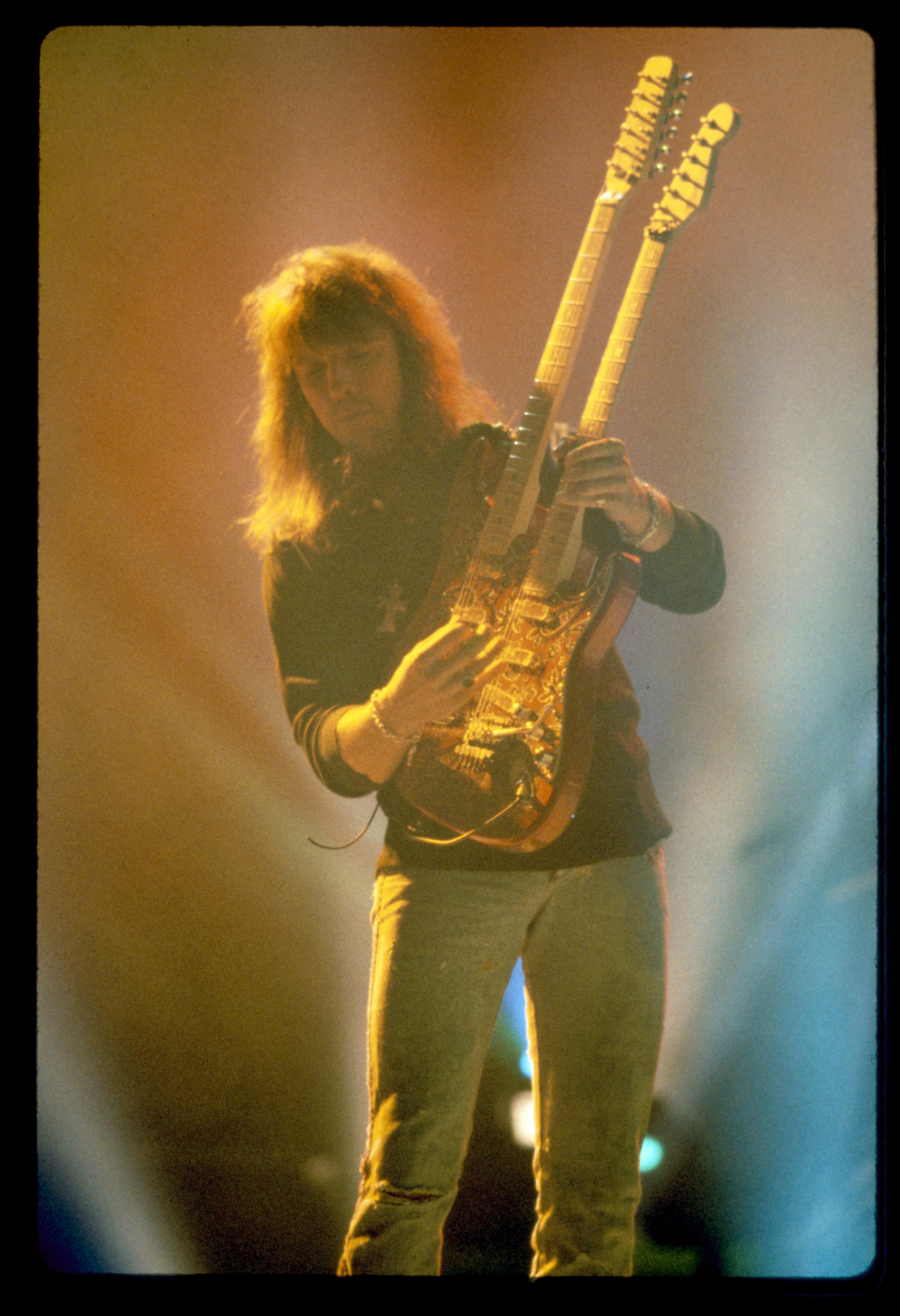 Live Performance - Richie Sambora | Backstage with Bon Jovi
