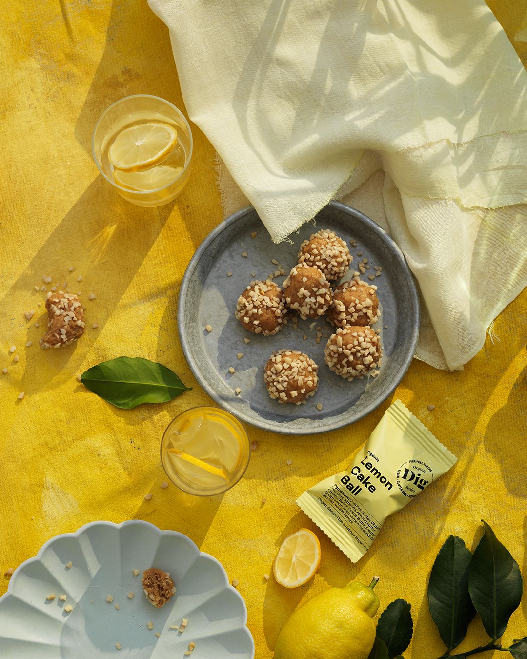 Dig Snack Lemon Cake Balls