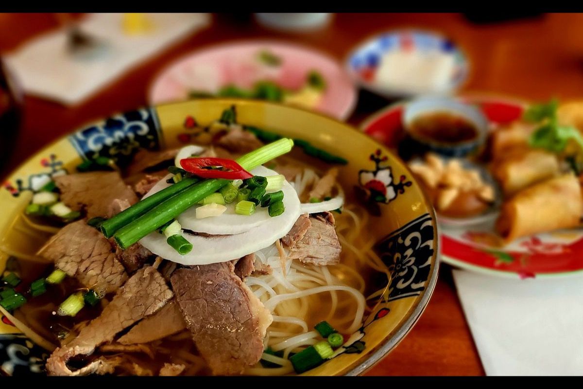 Two Phở Shops, One Block — Only One Had English Menus. The Numbers Are Brutal.