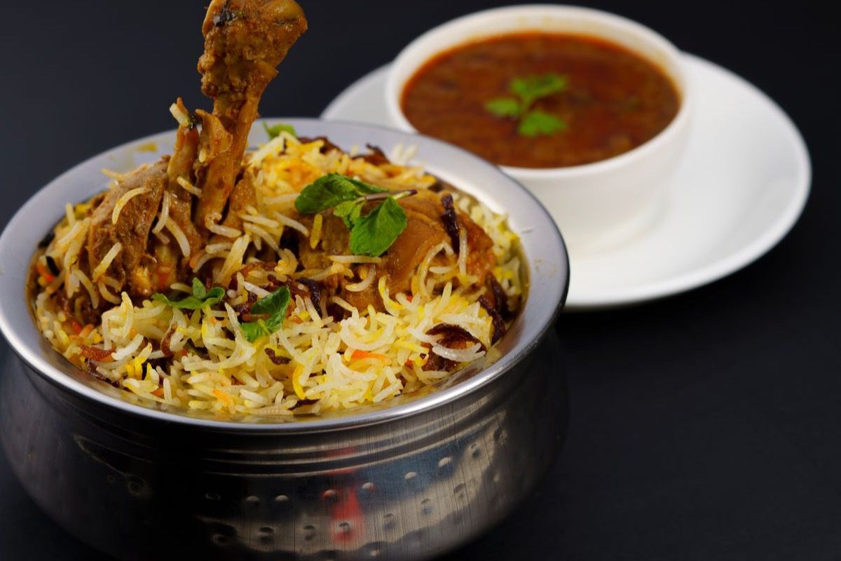 The 45% Retention Gap on Devon Avenue: Why Bilingual Menus Win Indian Restaurants Repeat Customers