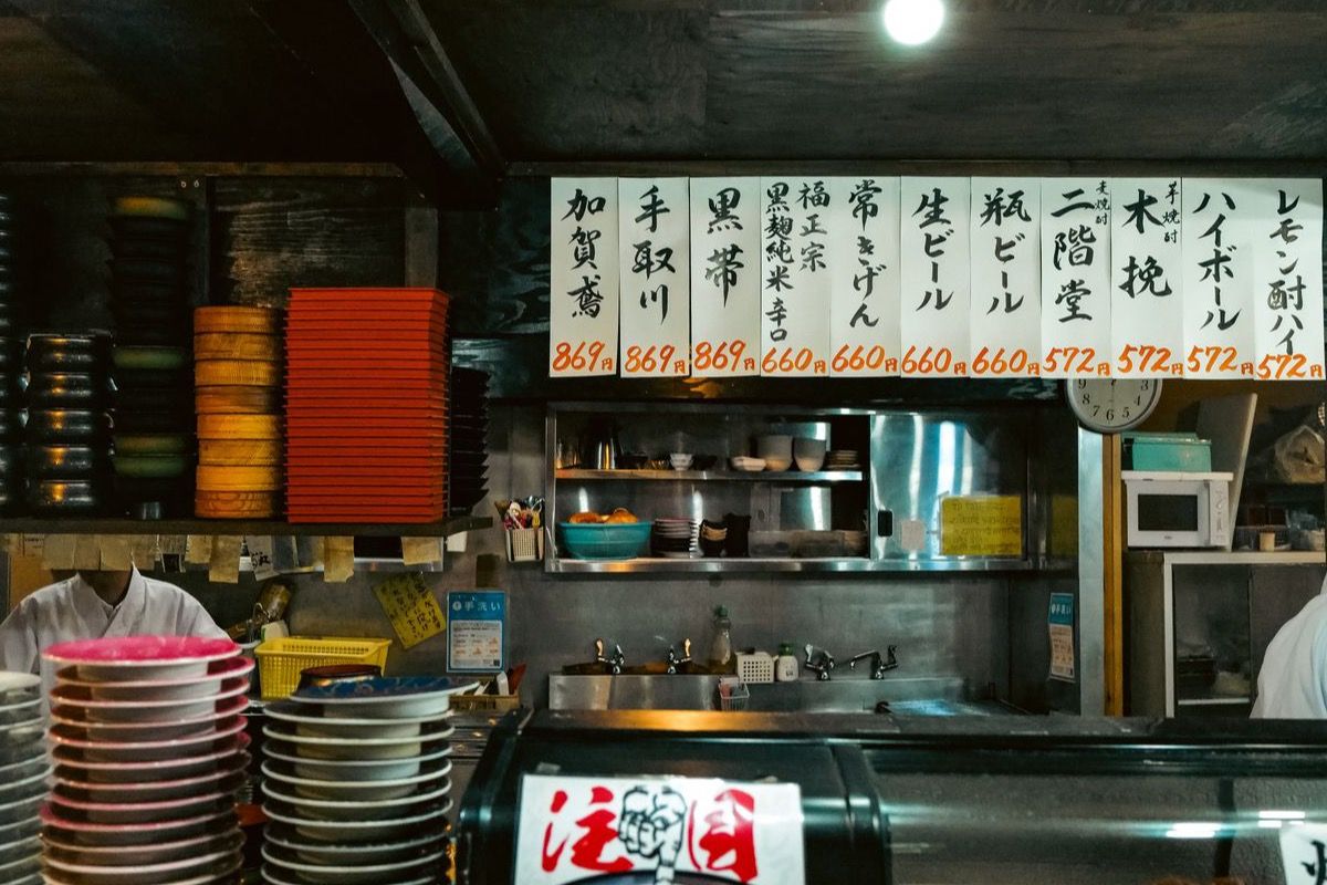 Tokyo’s Obsession With “Visible Trust” — And Why Your Menu Needs It