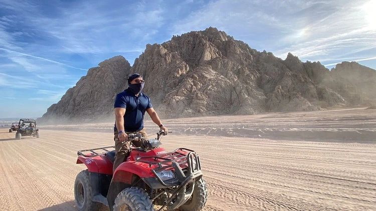Jazda quadem po pustyni Synaj podczas 5-godzinnego safari z Sharm el Sheikh