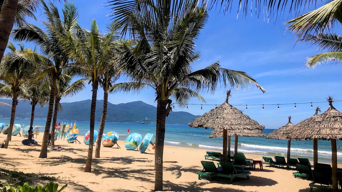 My Khe Beach and the Daily Rhythm of Coastal Da Nang