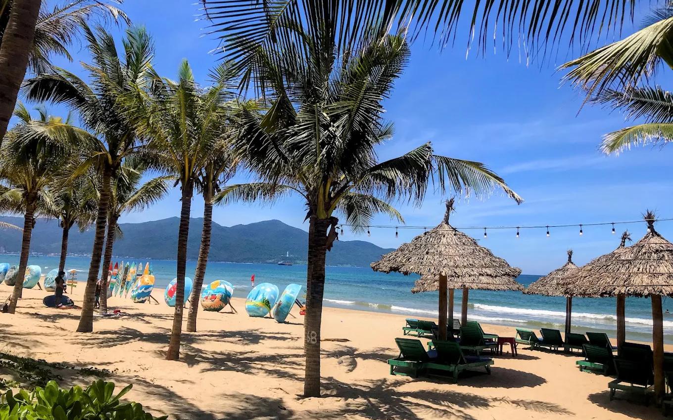 My Khe Beach and the Daily Rhythm of Coastal Da Nang