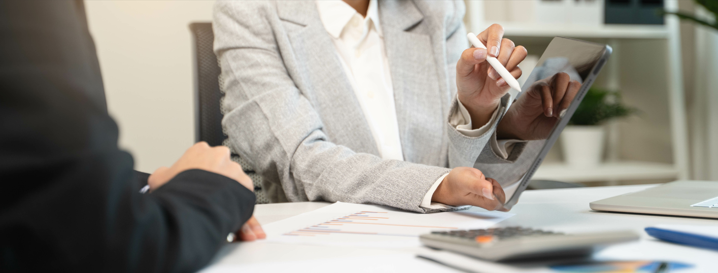 Tenant Tracker Tools: How Landlords Monitor Payments and Issues