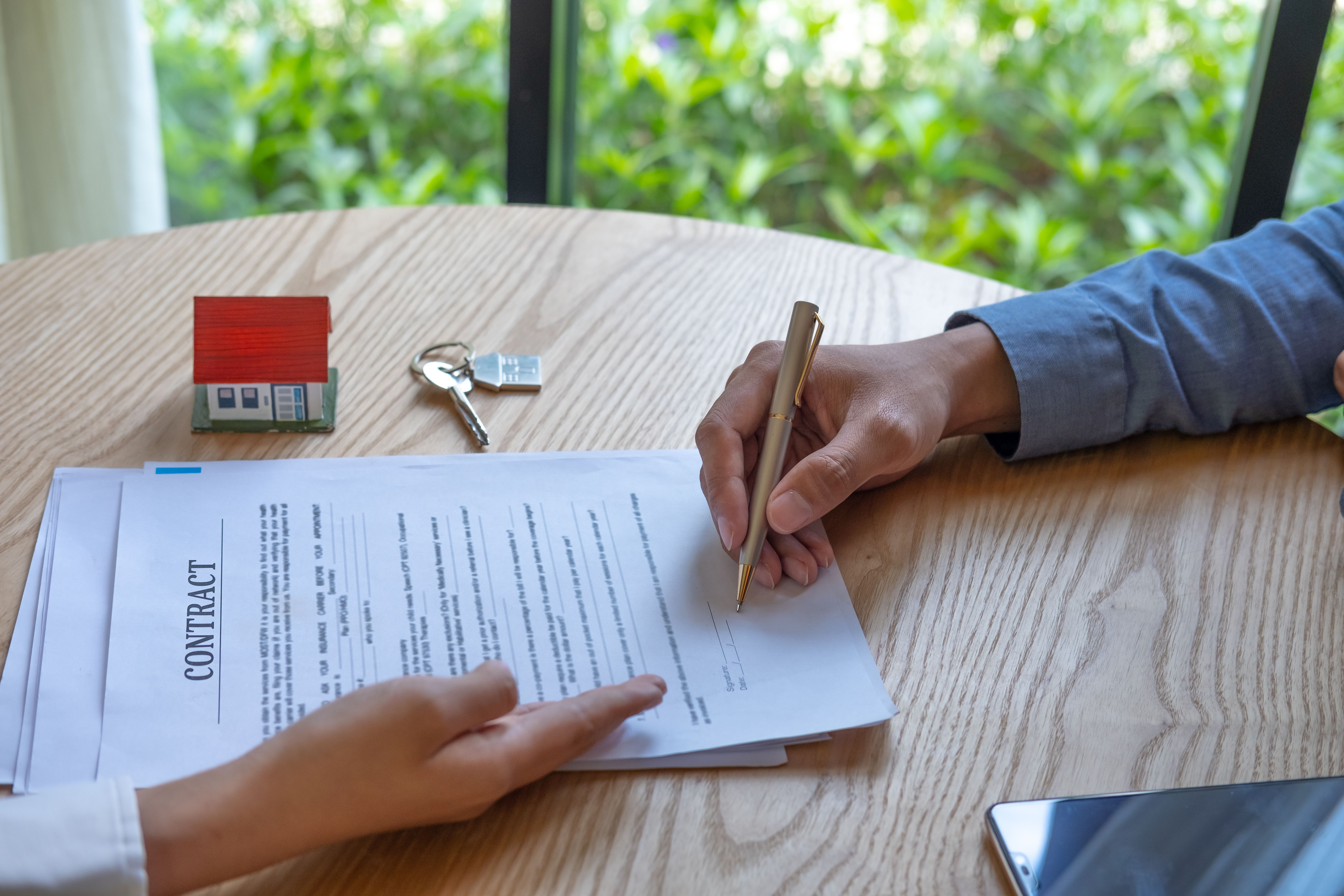 Co-Signer vs Guarantor: Key Differences Explained