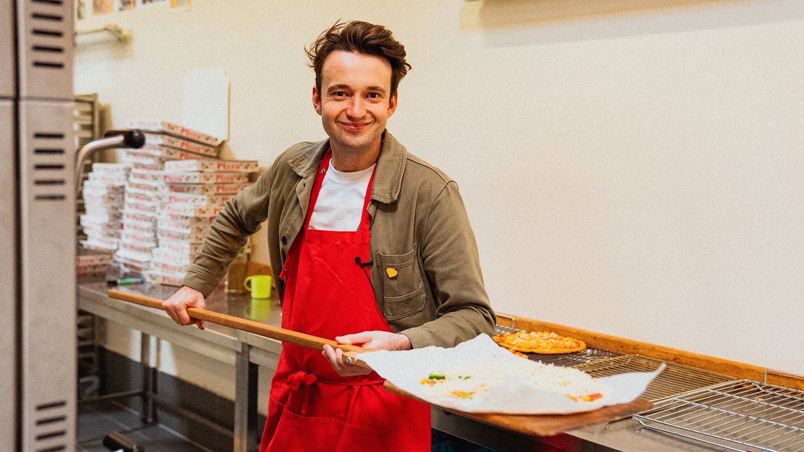 Robin Keyaert bakt pizza in de gevangenis van Wortel - De Warmste Week 2022