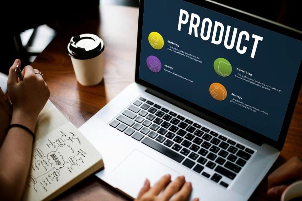 Foto de Computador Com Planejamento de Venda InfoProduto