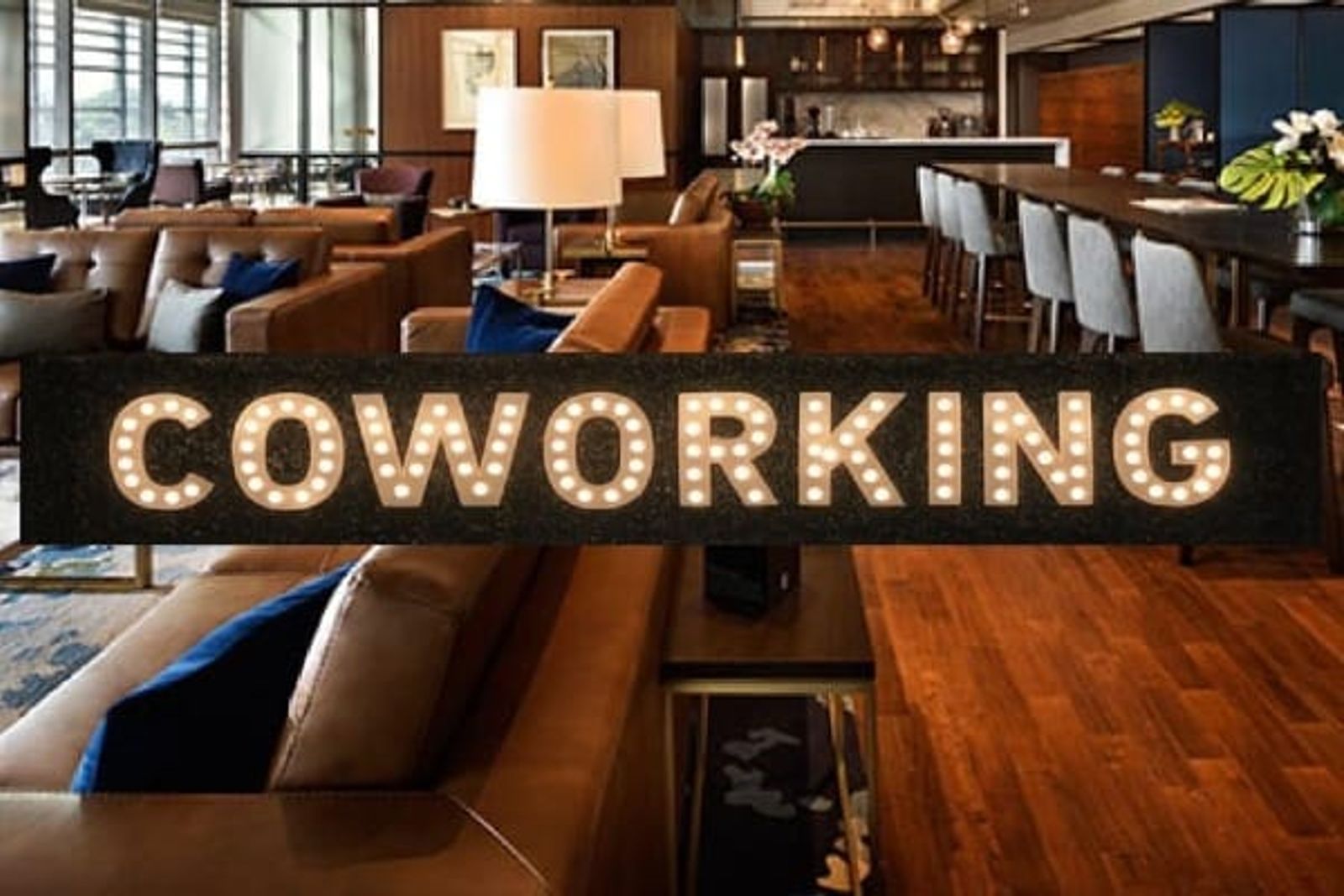 Sofás e Mesas em Endereço Compartilhado Coworking.