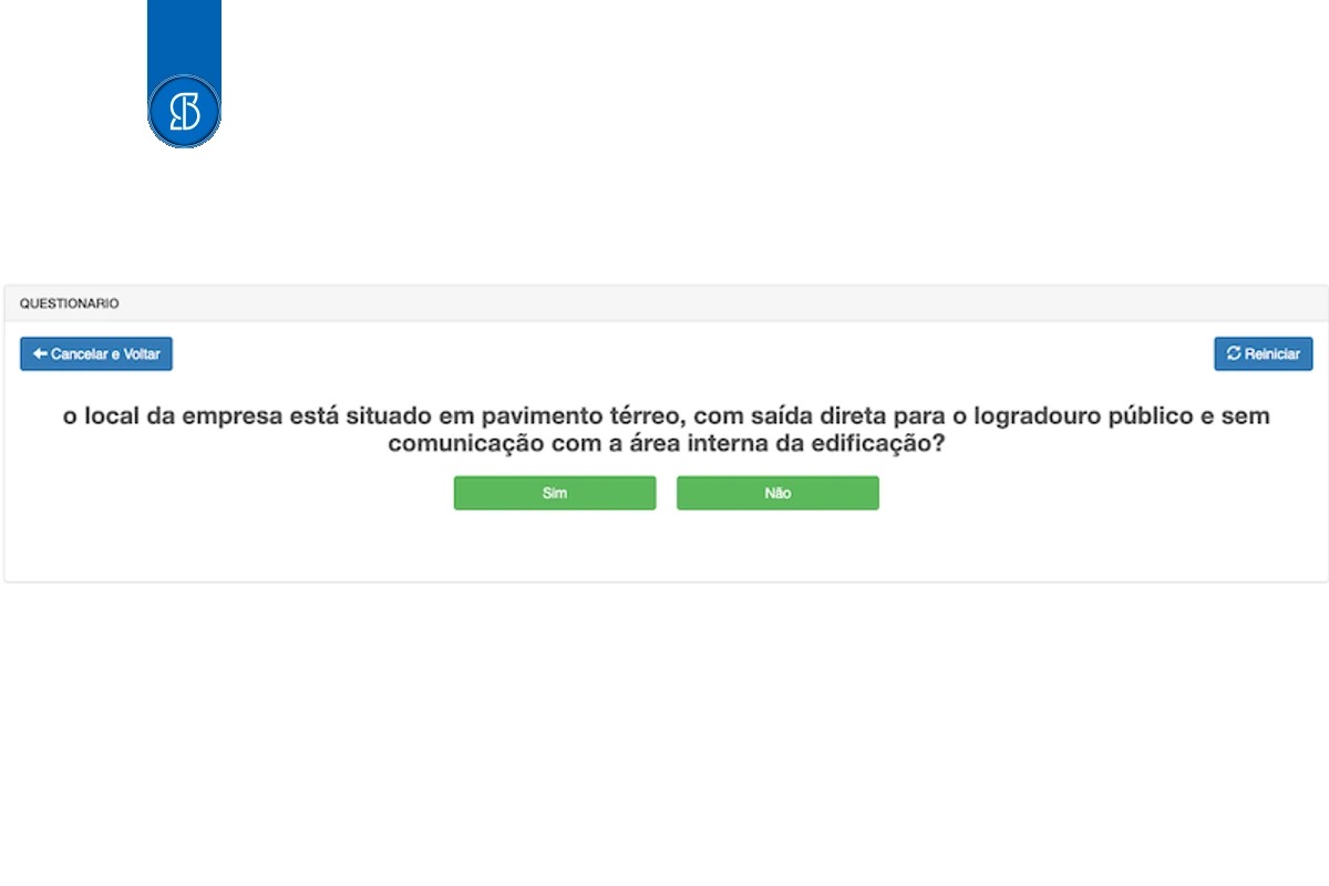 Pergunta do e-SCI sobre o local estar em pavimento térreo com saída direta para a rua, com os botões sim e não