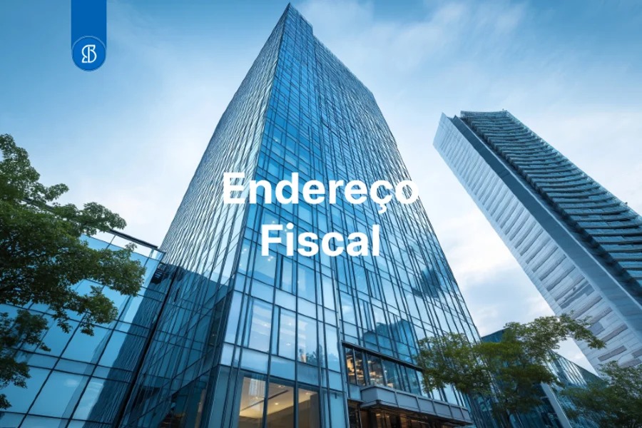 Arranha-céu de vidro visto de baixo para cima, com a inscrição Endereço Fiscal