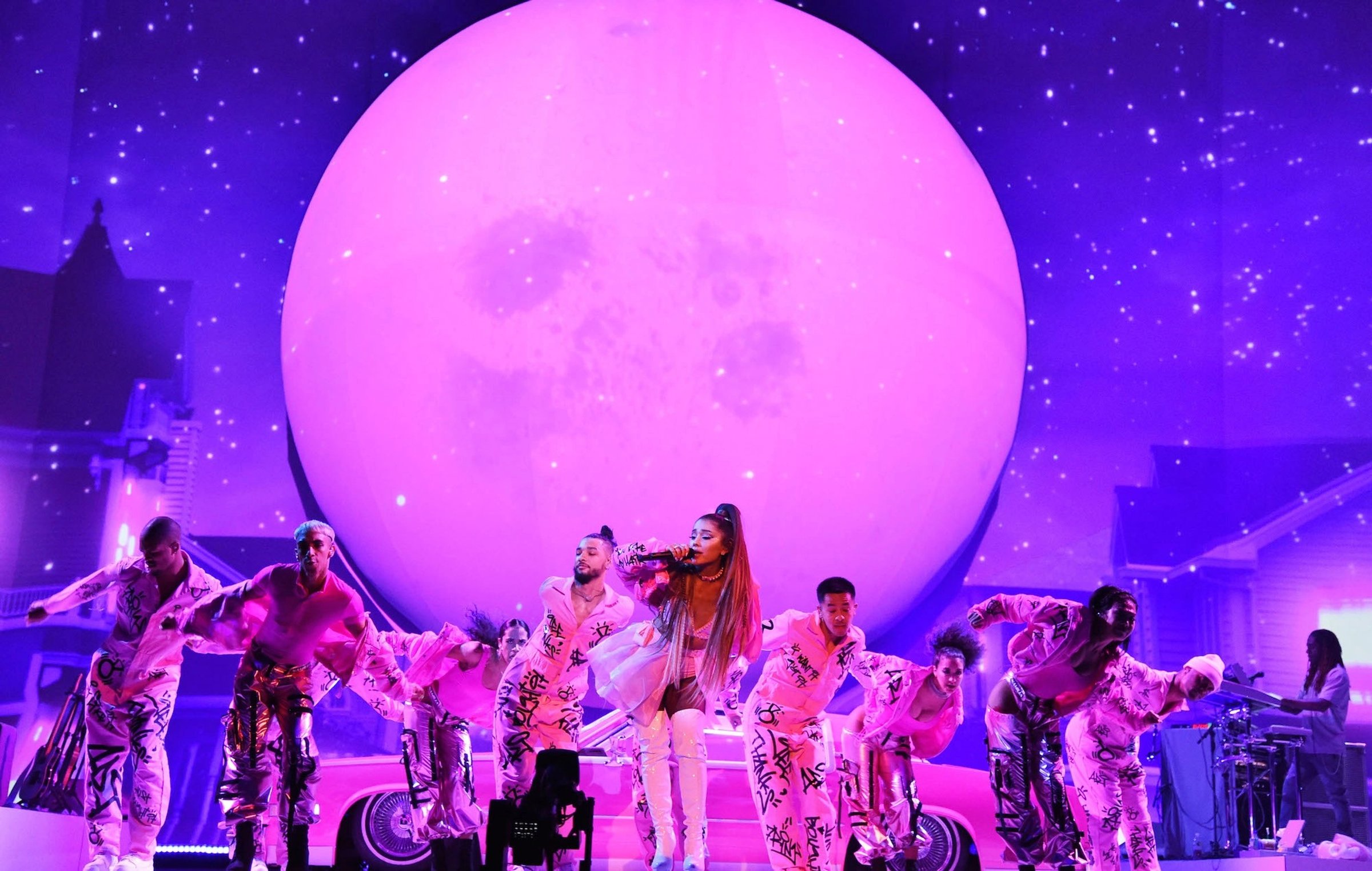 Ariana Grande Sweetener Tour, image 11