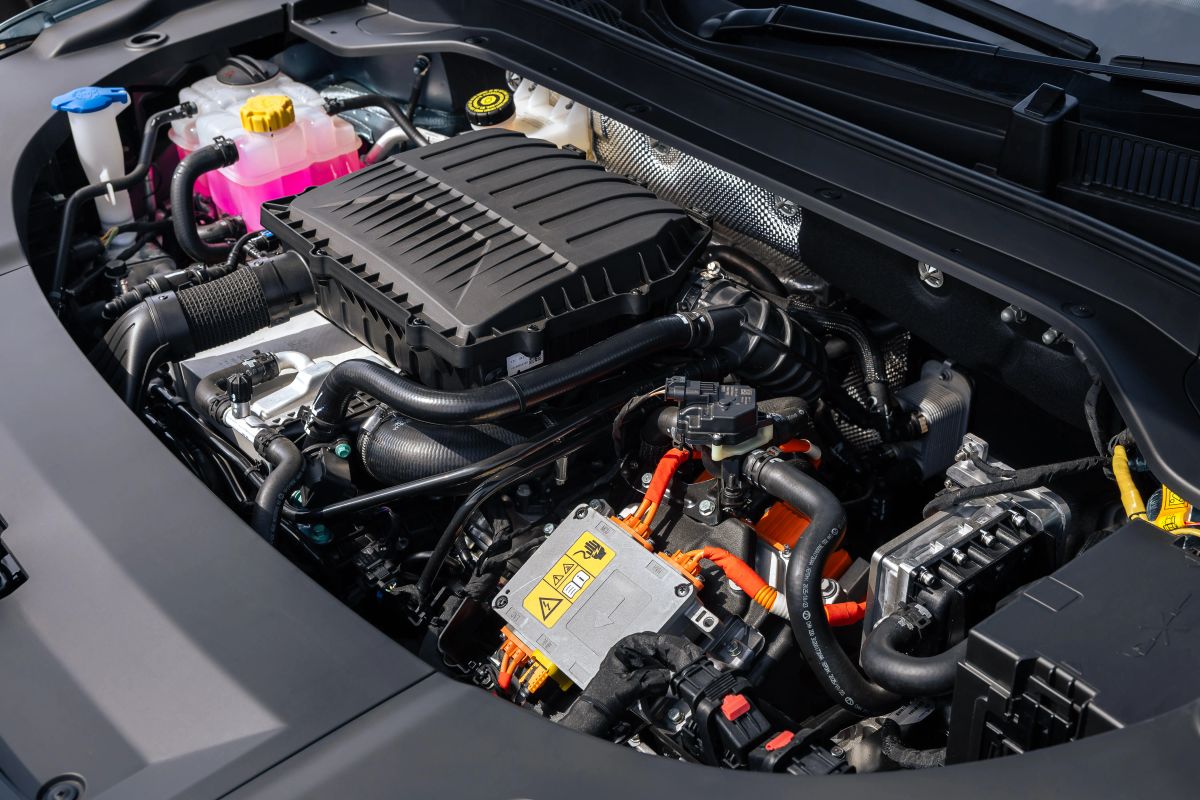 JAECOO hybrid engine bay