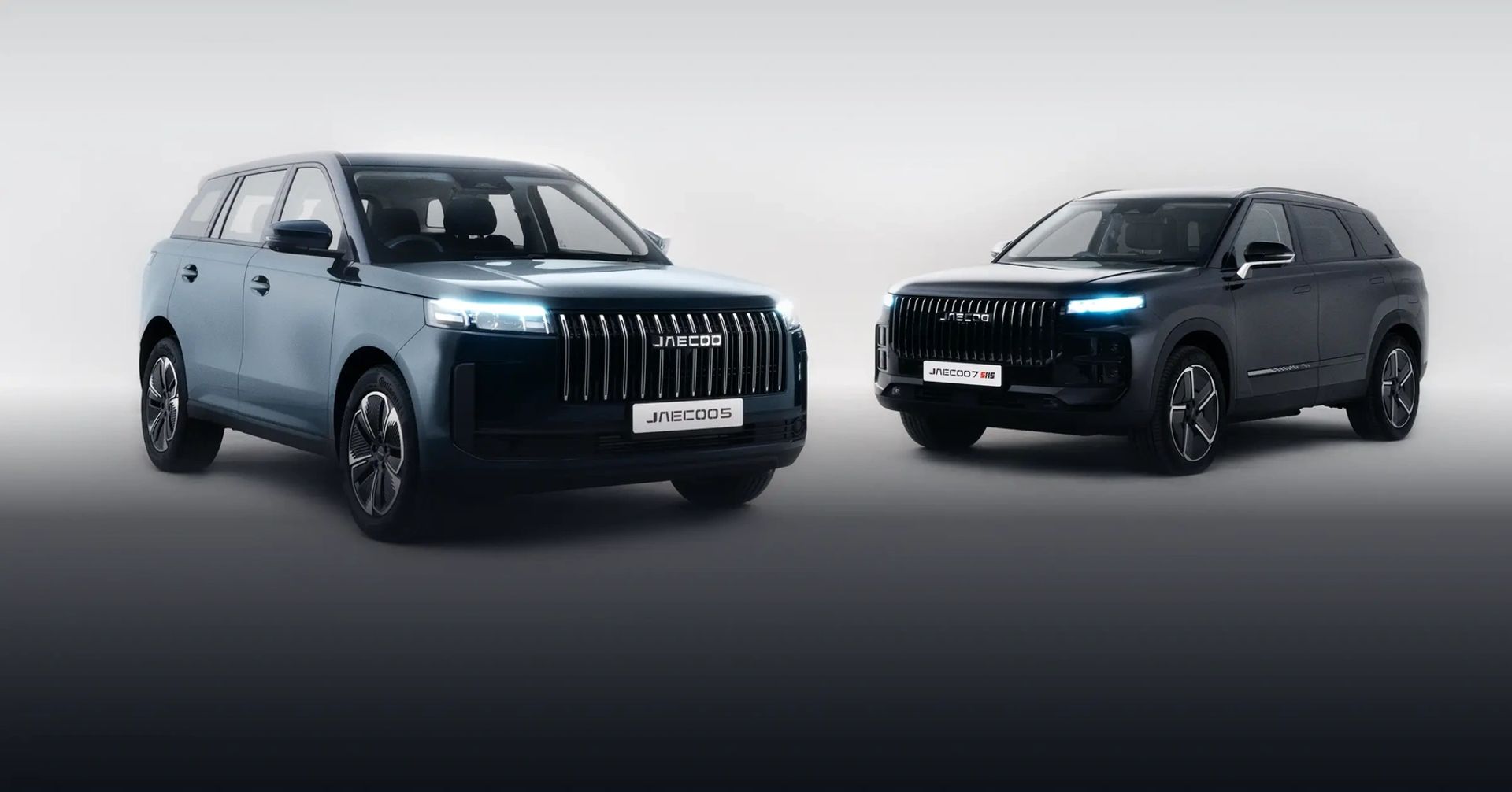 Two JAECOO SUVs side by side in a studio
