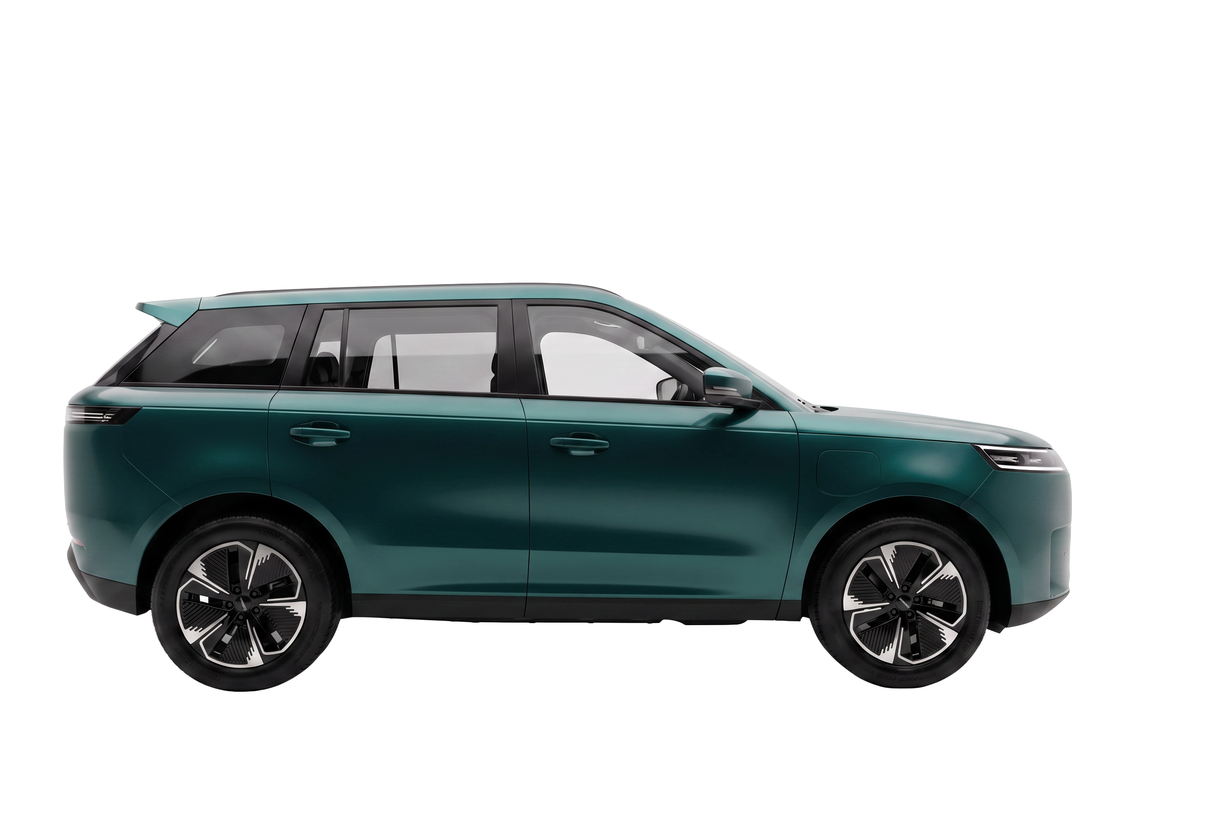 JAECOO E5 electric SUV in champagne silver, studio front three-quarter view