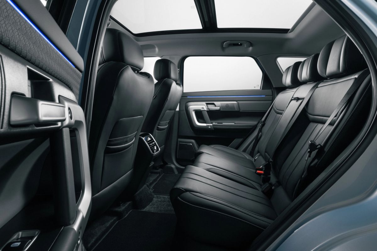 Quilted leather seats in the JAECOO 7 Black Luxury