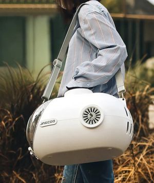 JAECOO Submarine travel cat box carried on its shoulder strap