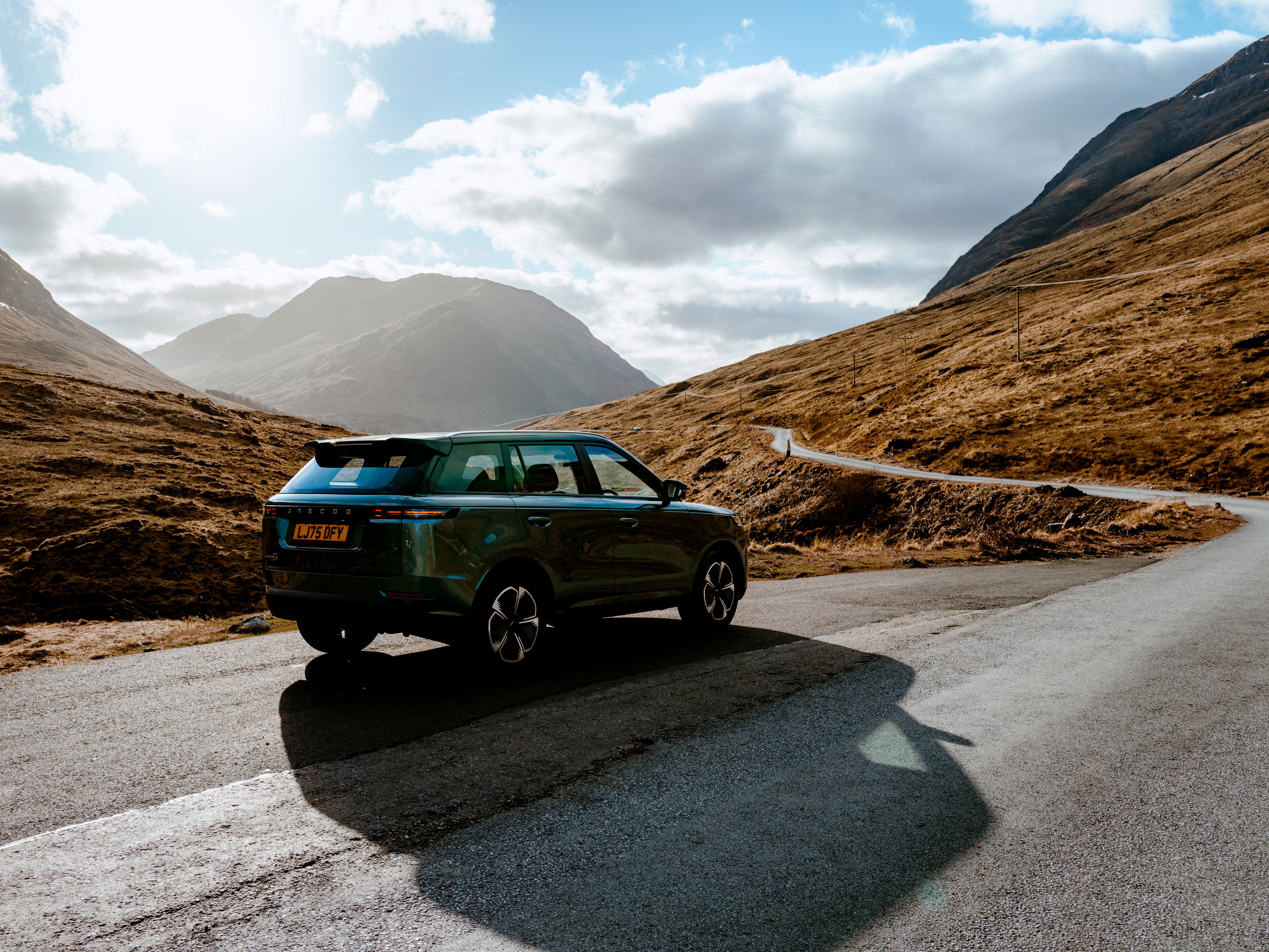 A JAECOO 5 in the Scottish Highlands