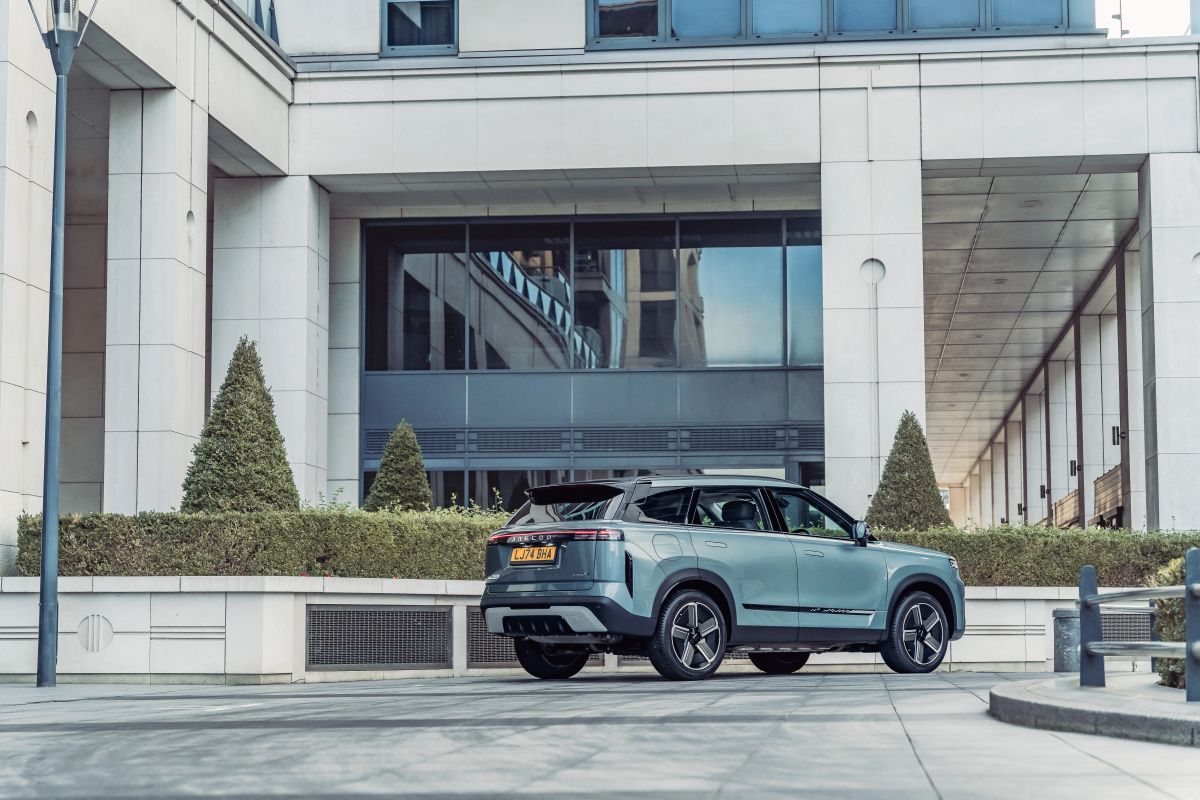 JAECOO E5 parked outside an office building